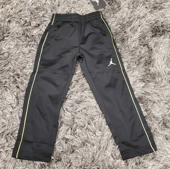 NWT Boy's Jordan Pants size 4 (XS) - Picture 2 of 5